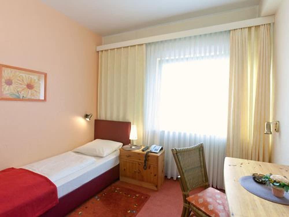 Hotel Imperial Гамбург Экстерьер фото