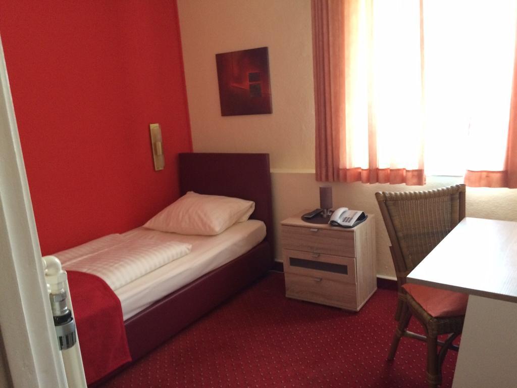 Hotel Imperial Гамбург Экстерьер фото